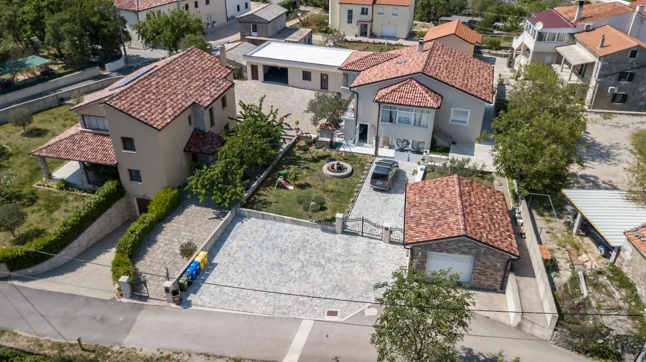 Vrh  New&Modern Apartment Dora  Vrh (Krk)