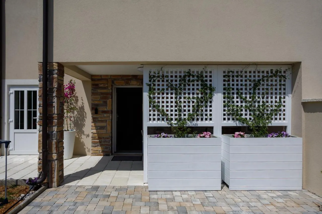 New&Modern Apartment Dora Vrh