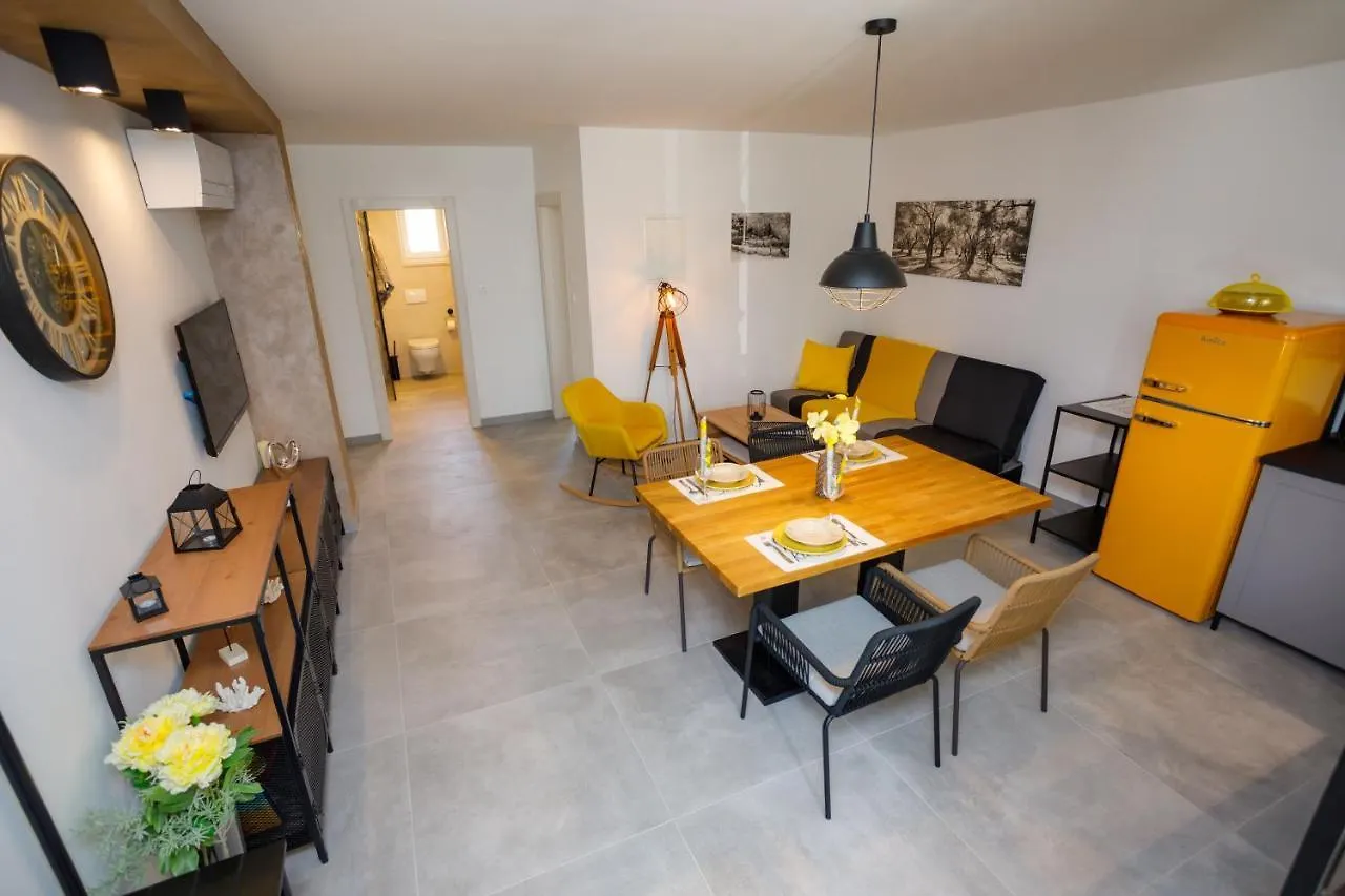 Vrh  New&Modern Apartment Dora Vrh (Krk)
