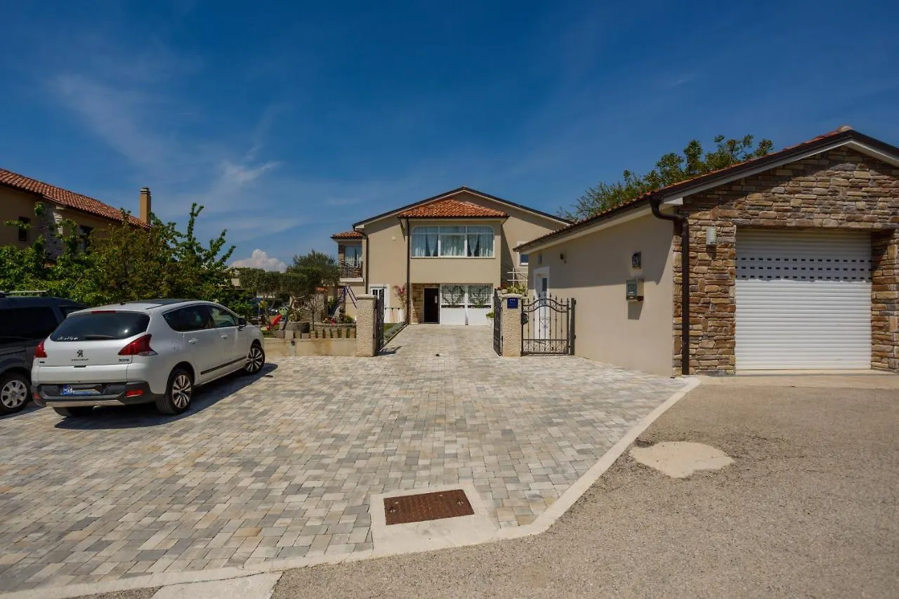 New&Modern Apartment Dora Vrh